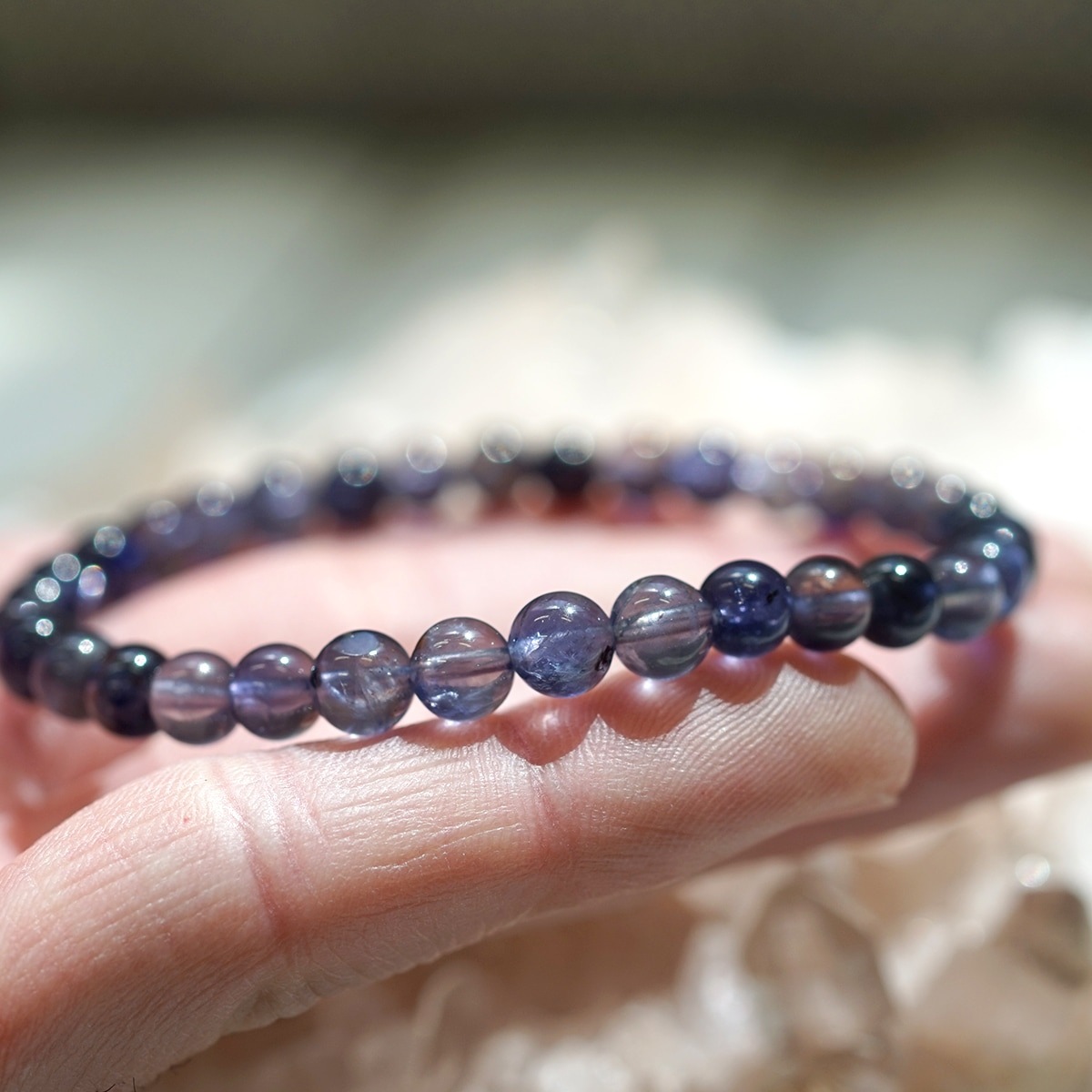 10% OFF!】最高級（5A） アイオライト ブレスレット 6mm玉 No.6 [ 画像
