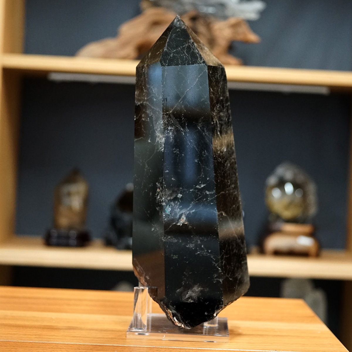 黒水晶 （モリオン） 巨大六角柱（アクリル台座付き）No.1 高さ約35cm