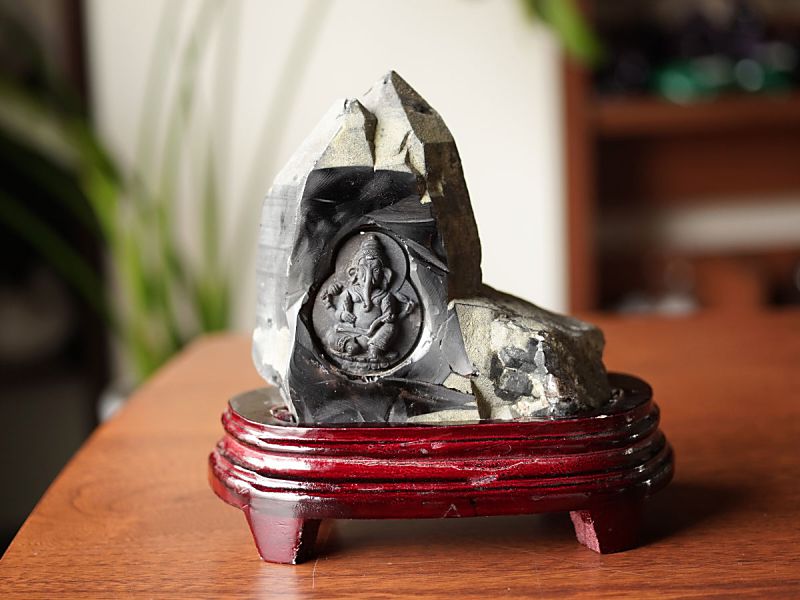 黒水晶 ガネーシャ彫物 (木製台座付き) No.66｜最高級パワーストーン