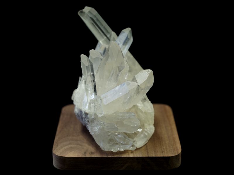 【天然石】超特大4キロ超え マダガスカル産 水晶クラスター 台座付き 天然石】超特大4キロ超え マダガスカル産 水晶クラスター 台座