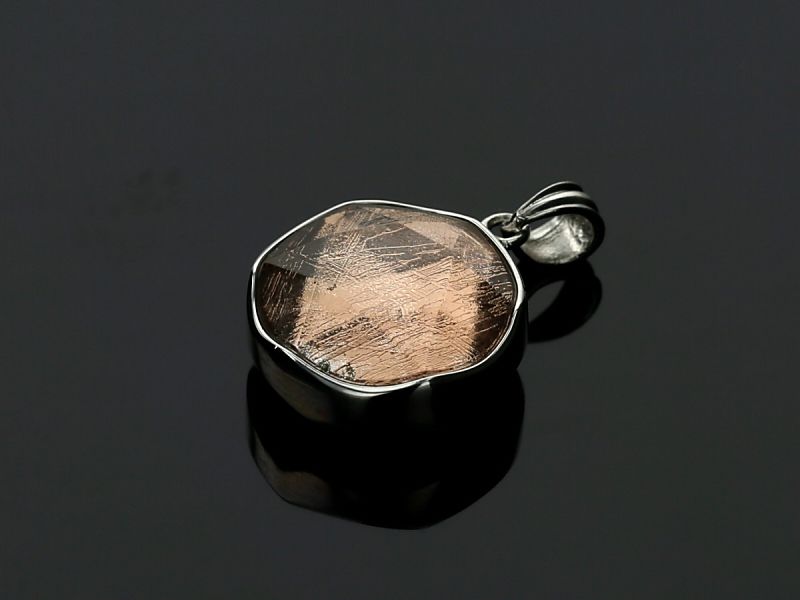 宇宙から飛来した神秘の石☆sv925/天然石ペンダントトップ/ギベオン