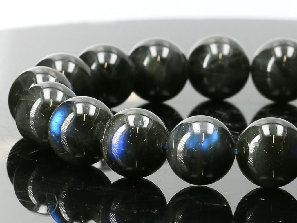 【ブラックラブラドライトシラーが走るA5の輝き！】 ブラックラブラドライトシラーが走るA5の輝き！】 新着情報☆漆黒の玉