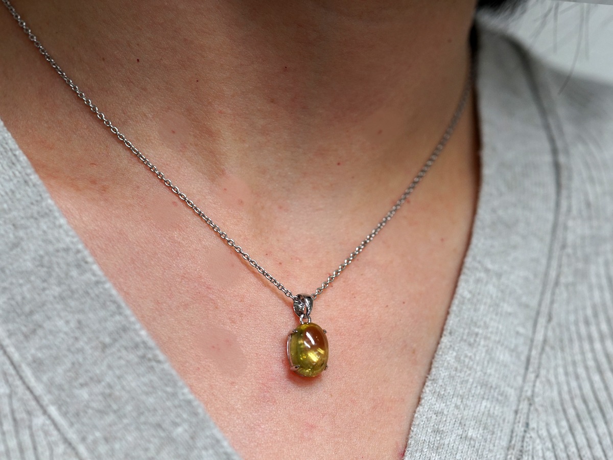 スフェーン ペンダントトップ（18金ホワイトゴールド） No.16｜最高級