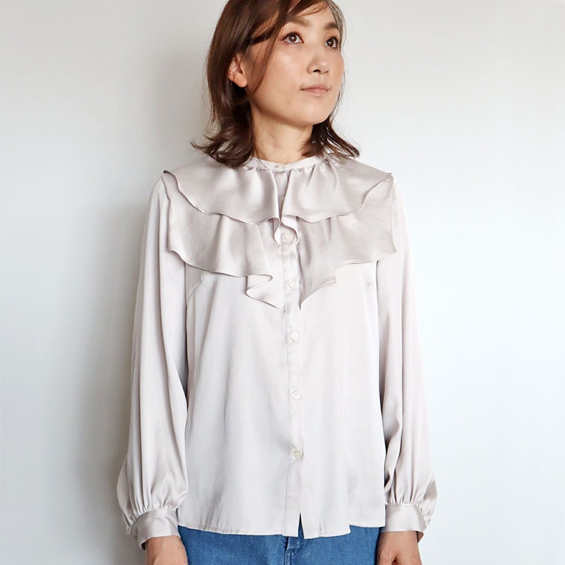 【エルマンノフィレンツェ】レース　リバティ　フラワープリントブラウス イタリア製 エルマンノフィレンツェ】レース リバティ フラワープリント