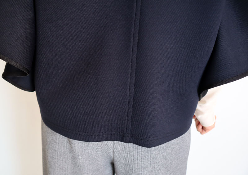 新品　ROBE BLUE FRONCE ケープ風ジャケット　ネイビー　38 THREE FIFTY STANDARD × MARI NAGASAKA ブルゾン〈ネイビー