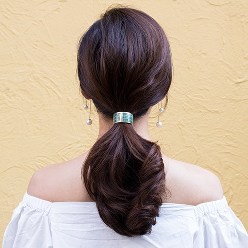 スモール インレイ アリゲーター カフ ポニー (マットペイルピンク)