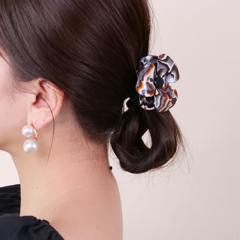 ＜オンラインショップ 限定商品＞ベルフラワー ポニーテール ホルダー （ファッジ）