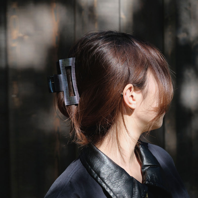 ラージ カットアウト レクタングル ジョー (プレイドブラック)