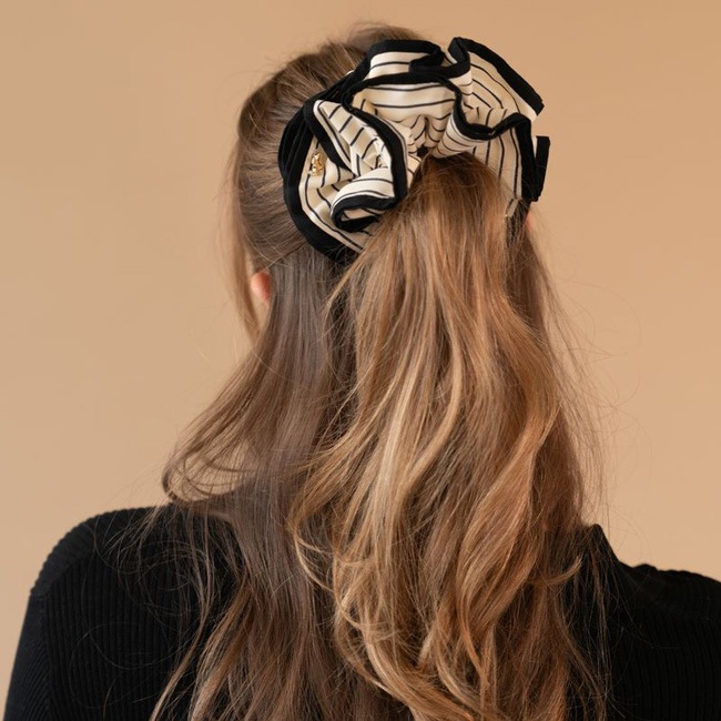 バリー スクランチー(クリーム/ブラック)