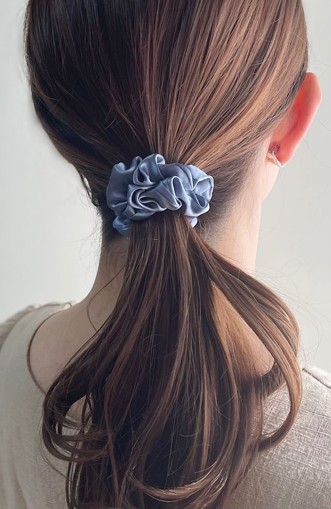 スモール スクランチー (シルク シャルムーズ ニューポート)