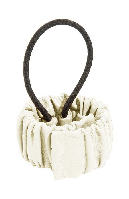 スナップ レザー ポニー カフ (アイボリー)