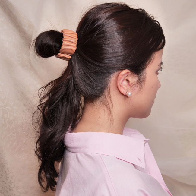 スナップ レザー ポニー カフ (キャメル)