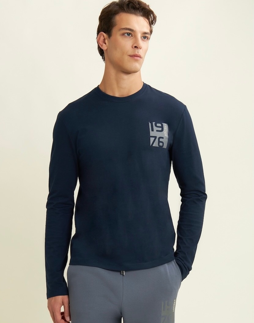 ĹµT�����