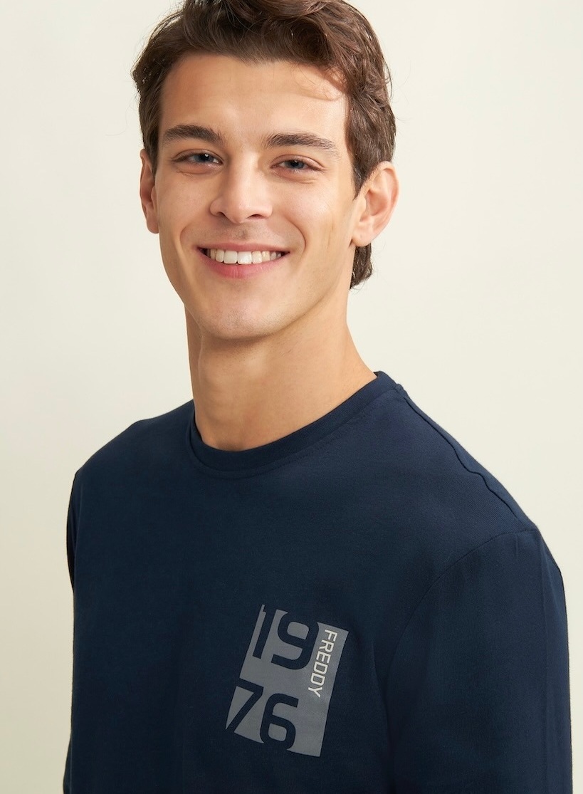 ĹµT�����