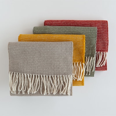 ヒューゴ／HUGO ウール マフラー（クリッパン／KLIPPAN）