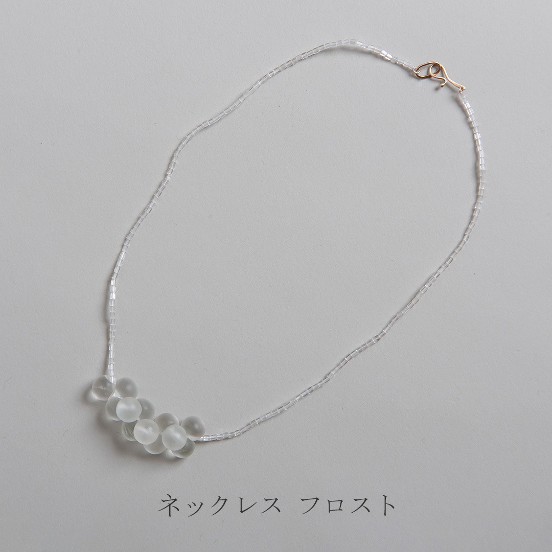 フロスト水晶とガラスビーズの糸ネックレス フロスト水晶とガラスビーズの糸ネックレス 【公式通販】