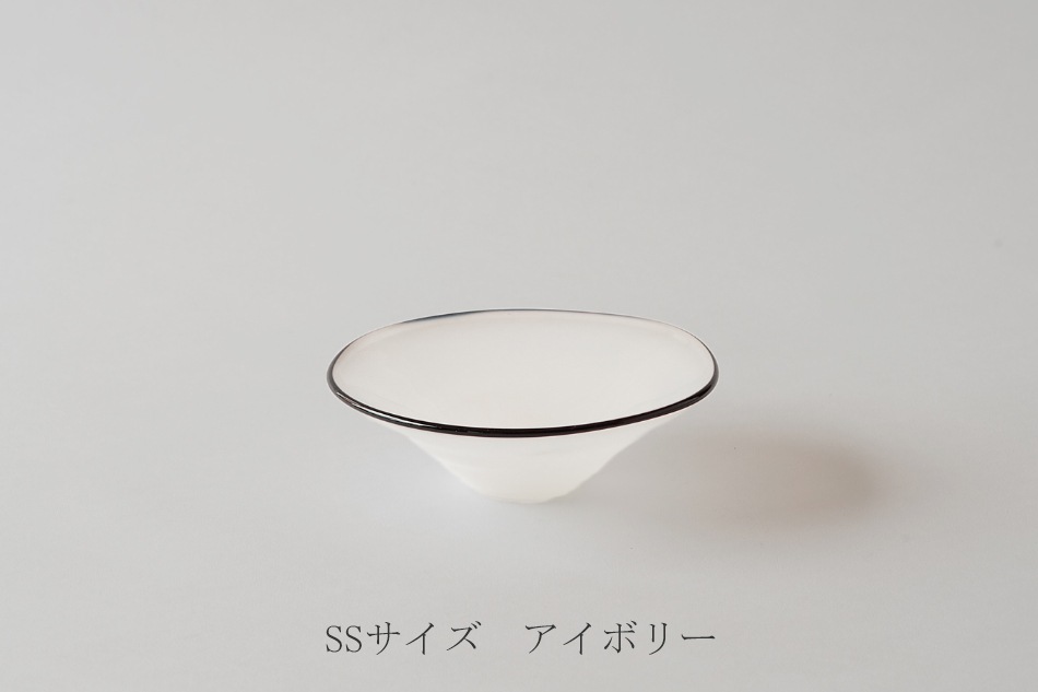美品　Frescoガラス bowl ボウル 4個セット SS サイズ カスミ ボウル（フレスコ／fresco） フリーデザイン ｜ 北欧