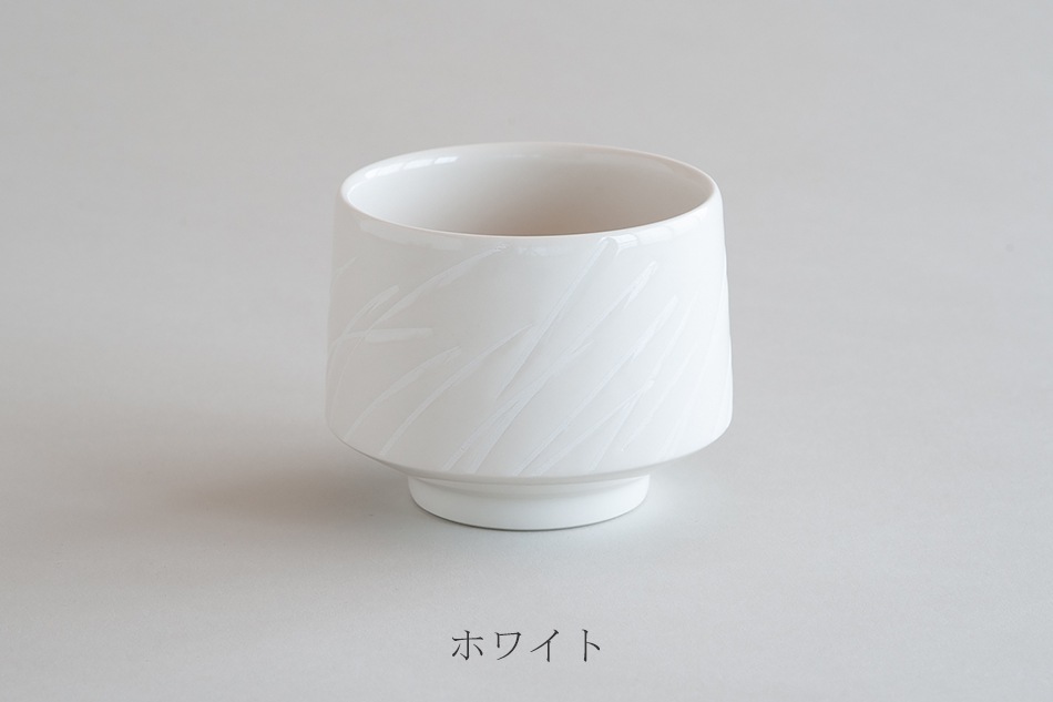 トゥーリ/TUULI カップ(ムスタキビ/Mustakivi)