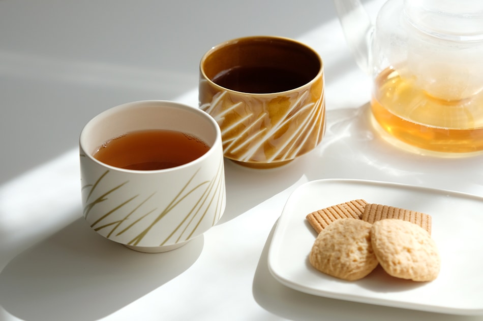 トゥーリ/TUULI カップ(ムスタキビ/Mustakivi)