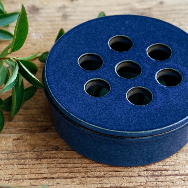 信楽焼の線香鉢（中川政七商店）