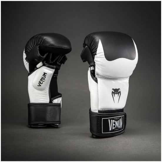 Venum（ヴェナム) | FREEDOM 格闘技用品店 グローブ サポーター ウェア