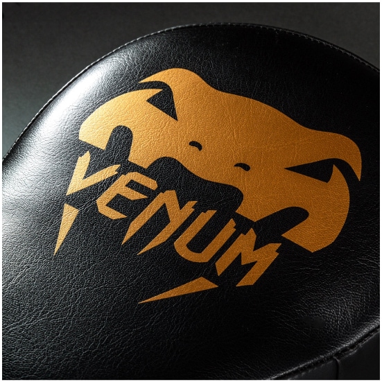 パンチミットペア　 金　ゴールド 　黒 VENUM ヴェナム LIGHT フォーカスミット - ブラック/ゴールド （ペア