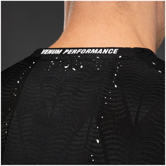 VENUM ヴェナム UFC Zenith by Venum Authentic Fight Night ウォークアウトジャージ オフィシャル メンズ - ブラック ベナム VNMUFC-00479-108