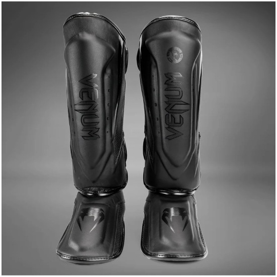 ろひもと　Venum（ヴェナム)　レガース　Mサイズ ろひもと様専用 Venum（ヴェナム) レガース Mサイズ