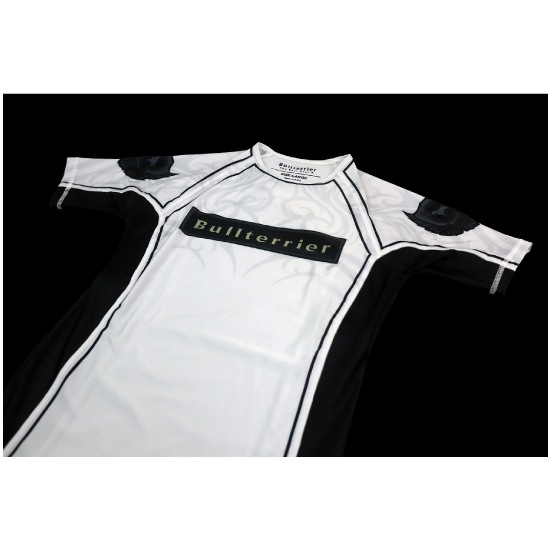 ブルテリア bj-146 BULL TERRIER ラッシュガード Tribal 半袖 白