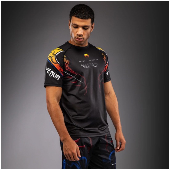 VENUM ヴェナム x TEKKEN 8 ドライテックTシャツ ヨシミツ - ブラック/オレンジ ベナム VENUM-06203-112