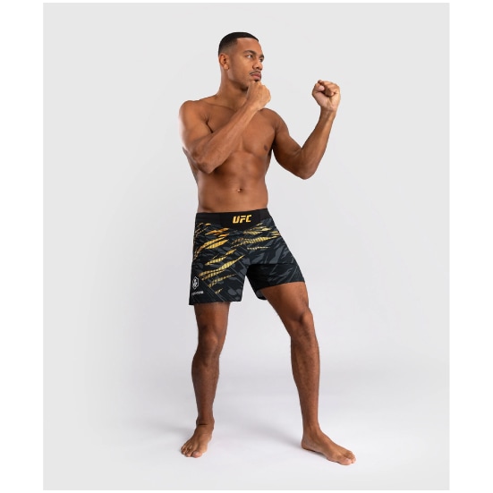 VENUM ヴェナム UFC Fusion by Venum Authentic Fight Night ファイトショーツ - ショートフィット -  Champion ベナム VNMUFC-00347-126