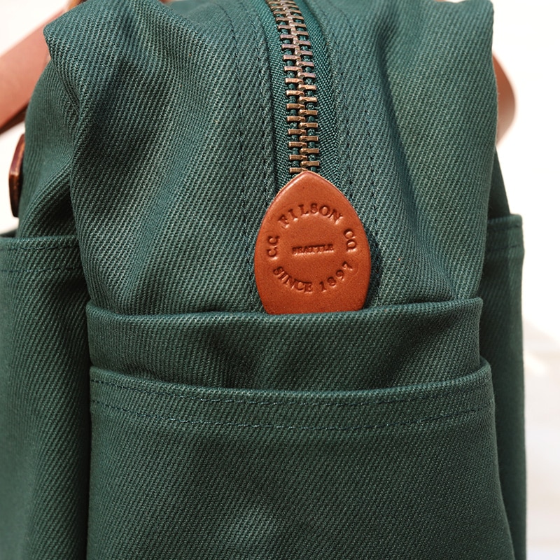 FILSON/�ե��륽�� TOTEBAG WITH ZIPPER GREEN