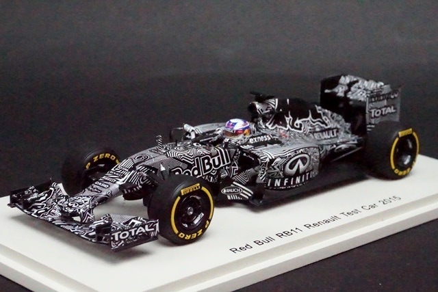 1/43 スパーク S4620 インフィニティ レッドブル レーシング RB11