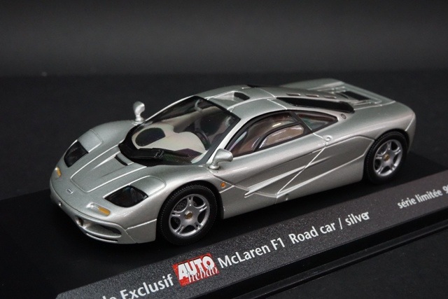 1/43 ミニチャンプス 533133439 マクラーレン F1 ロードカー シルバー