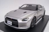 ����16B07-07 onemodel 1/18 ���� GT-R 35 ����С���