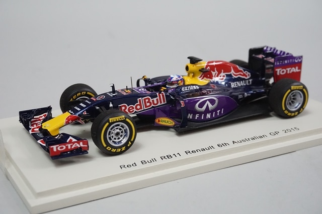 1/43 スパーク S4604 インフィニティ レッドブルレーシング RB11
