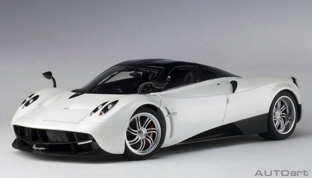 オートアート  パガーニ　ウアイラ BC シルバー AUTOart (オートアート) シルバー 1/18 PAGANI Huayra（パガーニ