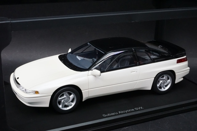 1/18 SUBARU アルシオーネ SVX 1992パールホワイトミニチュア