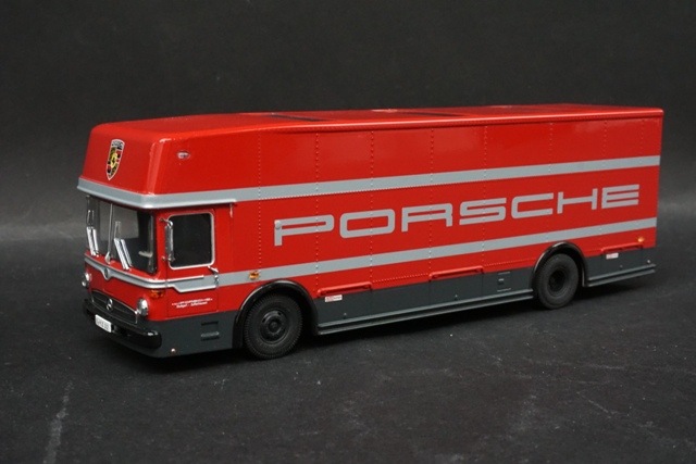 1/43 Premium ClassiXXs 12200 Porsche Racing Transporter, Boost