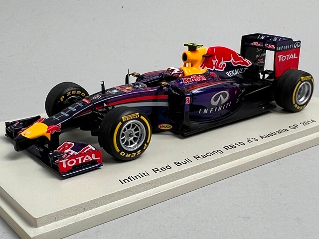 1/43 スパーク S3086 Infiniti レッドブルレーシング RB10