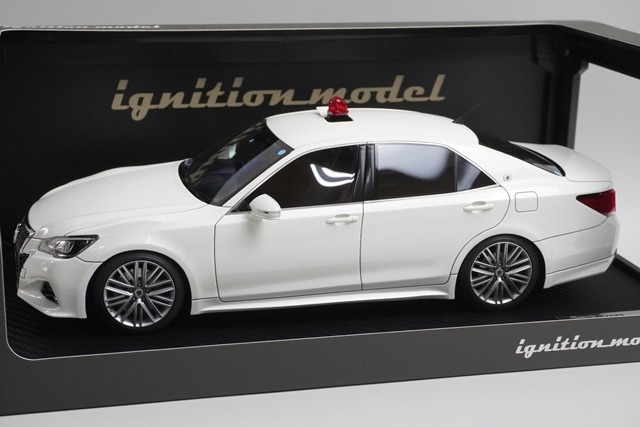 1/18 イグニッションモデル IG2195 トヨタ クラウン (GRS214) 大阪府