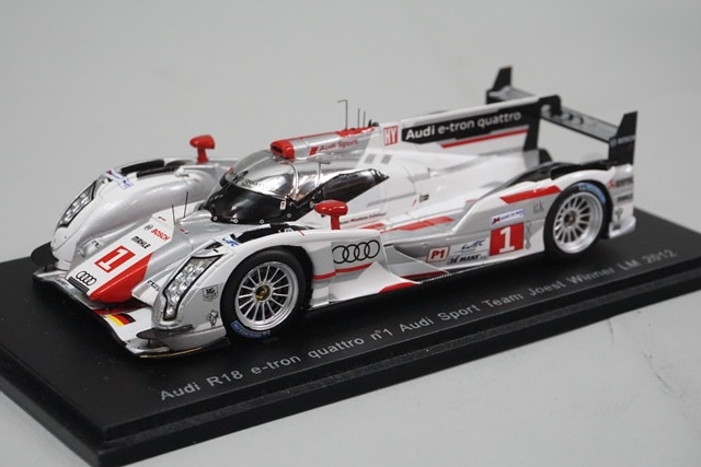 アウディ 80 B4 クーペ RS2 プリオールデザイン 2021 (レッド