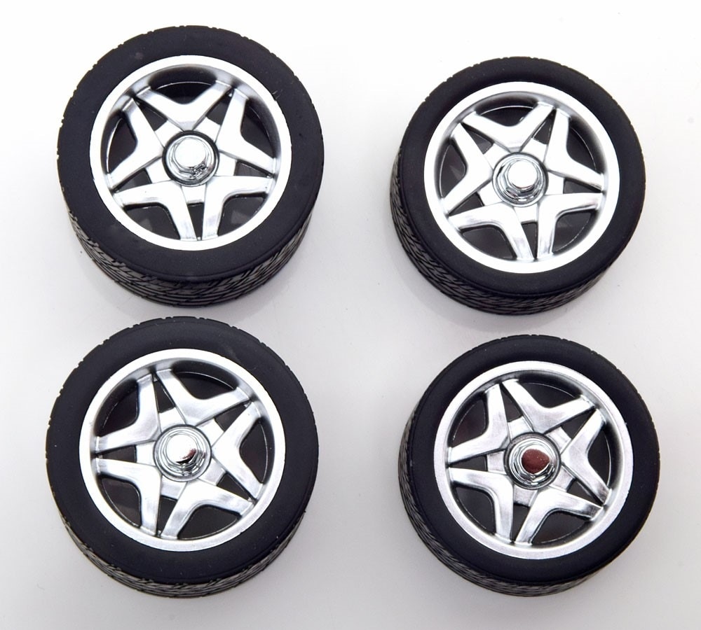 新品 KKDCACC031 KK scale 1/18 フェラーリ F50 Tire Set with rims