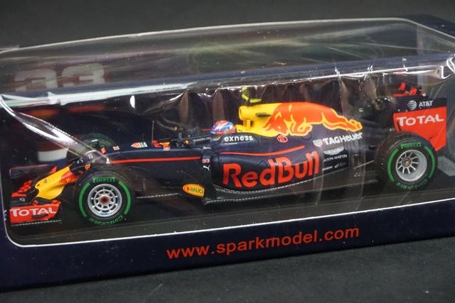 1/43 スパーク AM33SP1 レッドブルレーシング タグホイヤー RB12 2位
