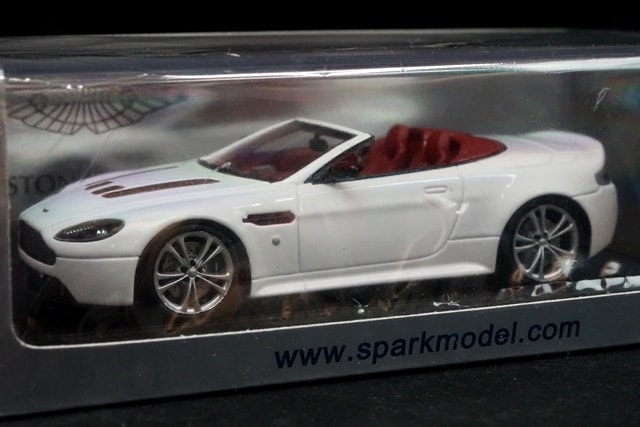 1/43スパーク S2171 アストンマーティン V12 ヴァンテージ