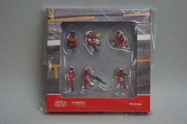 新品 T64F-007-RED Tarmac Works 1/64 Figures Set Pit Crew Red