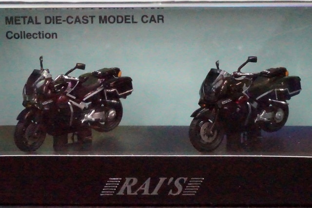 レイズ　1/43 和歌山県警交通部交通指導課　HONDA VFR800P レイズ 1/43 和歌山県警交通部交通指導課 HONDA VFR800P レイズ1