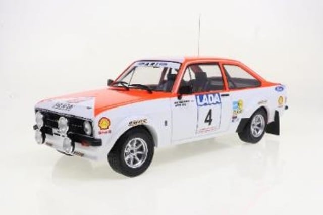新品 18RMC143 イクソ 1/18 フォード エスコート MKII RS 1800 1977年