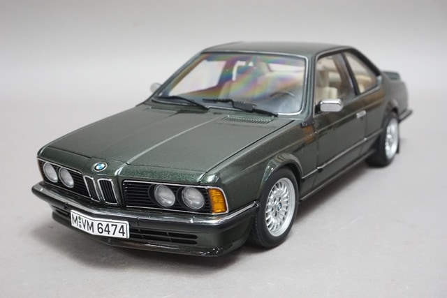 最新発見 1/18 オートアート 70522 BMW 635 CSI グリーンメタリック ミニカー