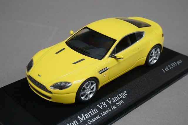 1/43 ミニチャンプス 400137421 アストンマーティン V8 ヴァンテージ